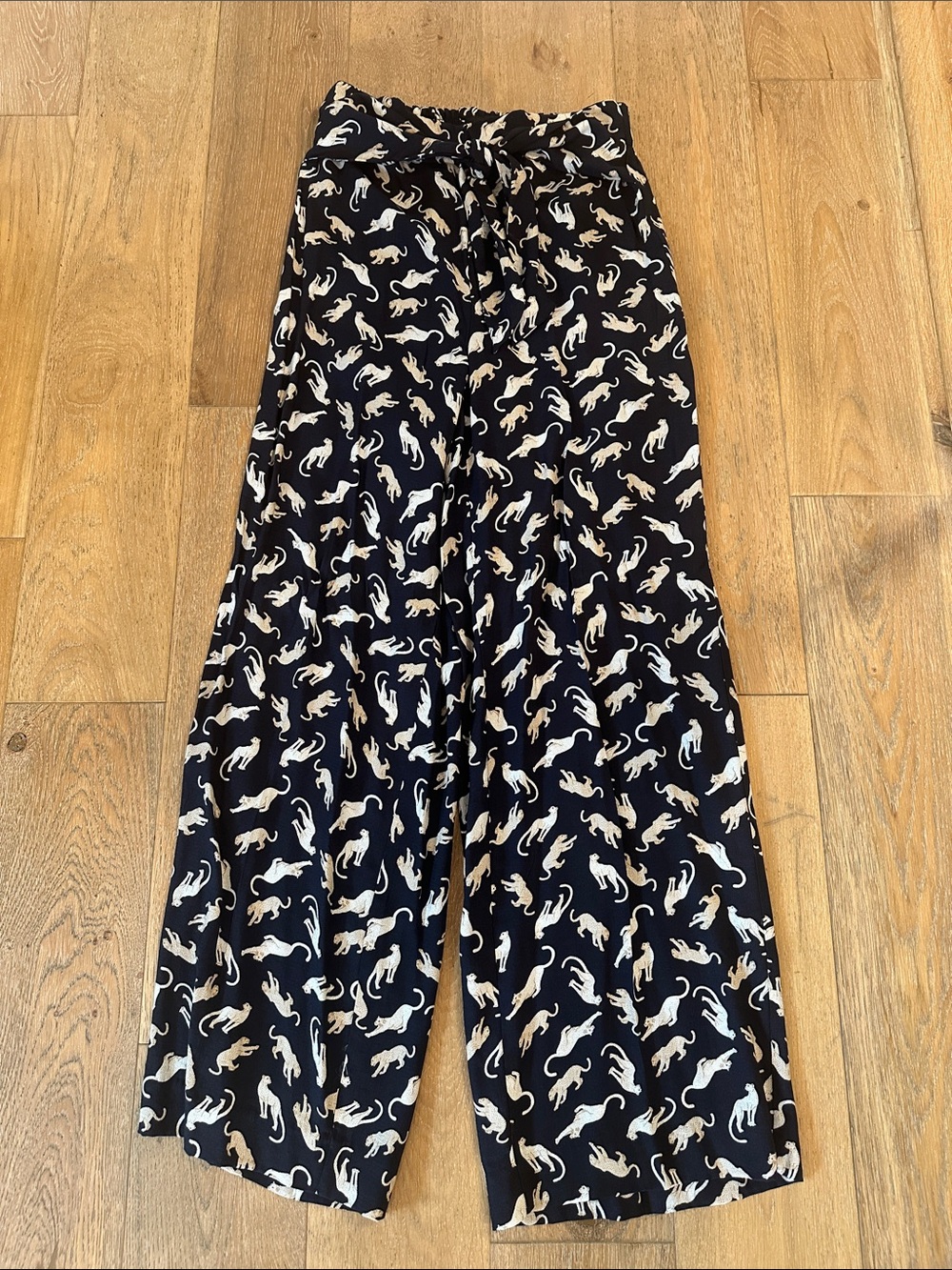 Ann Taylor Navy Pants with Cream Cat Motif. NWOT